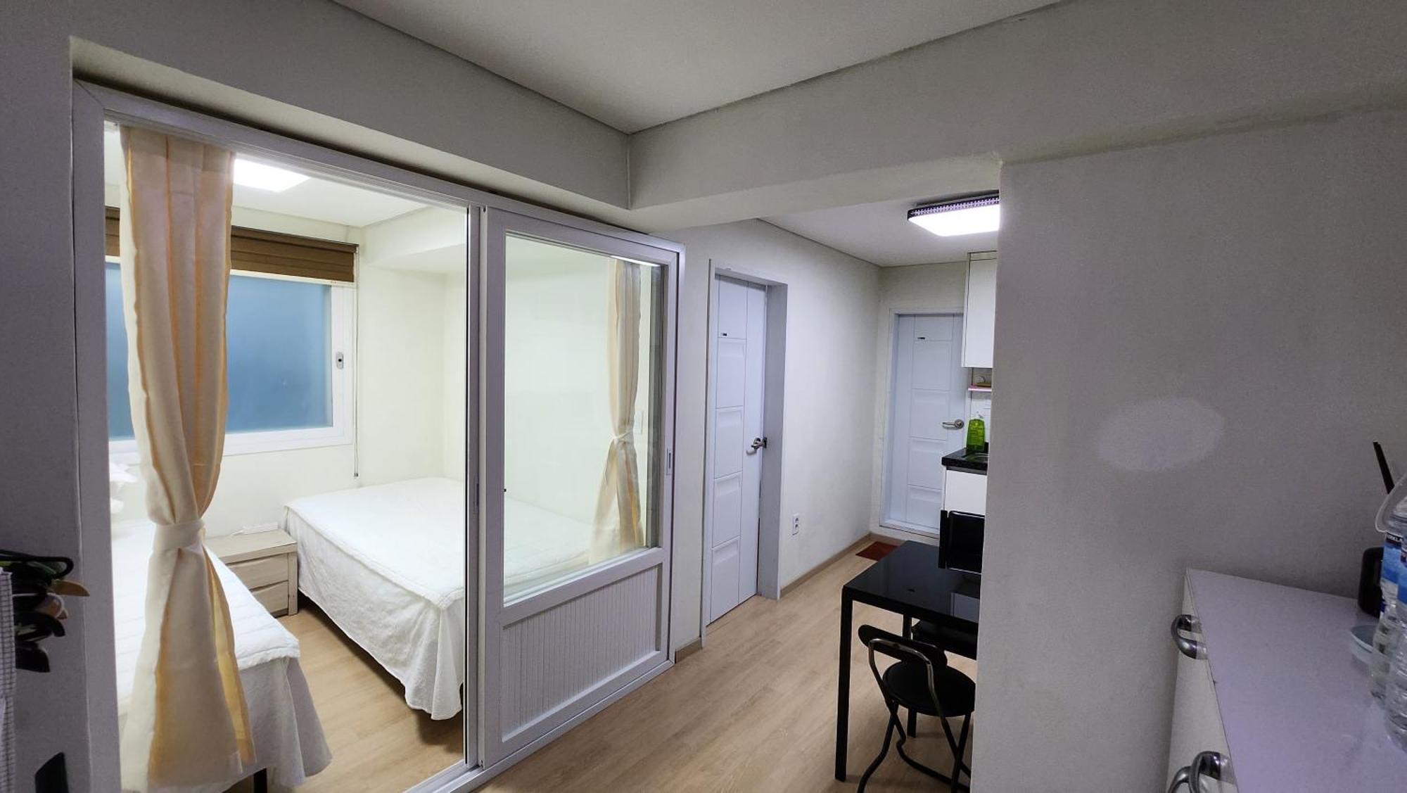 Tower Apartment *