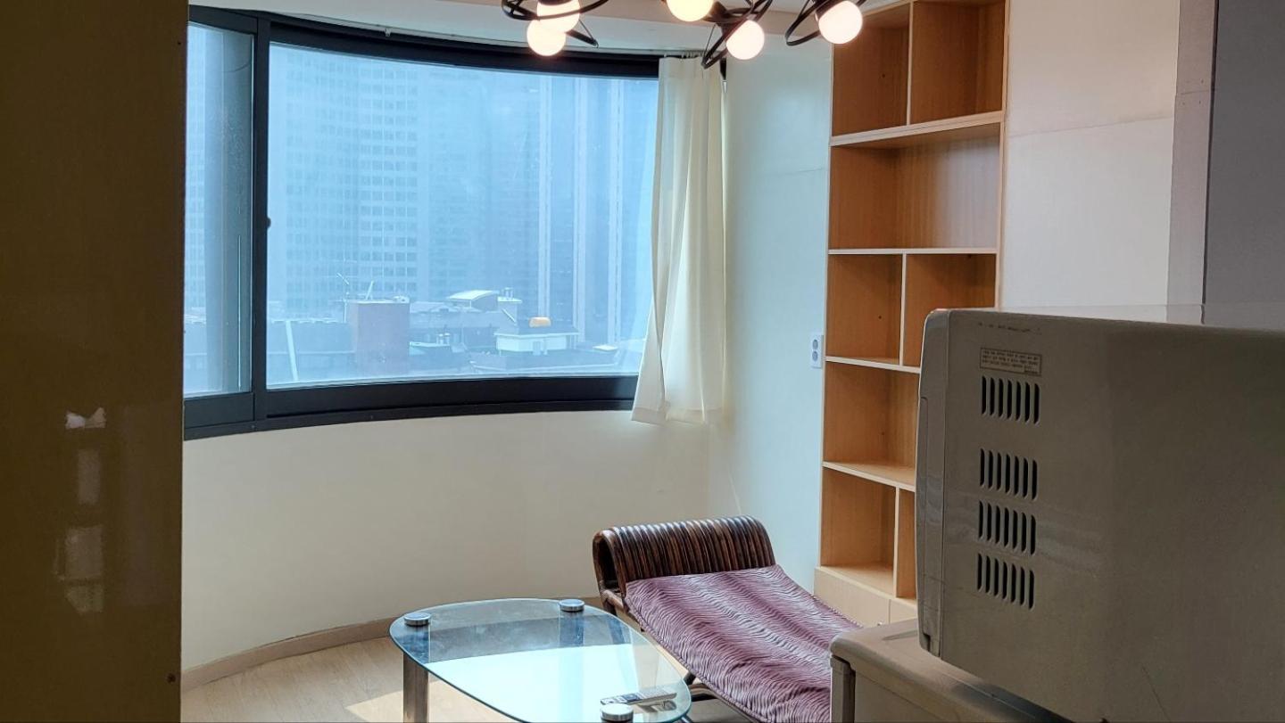 Tower Apartment *
